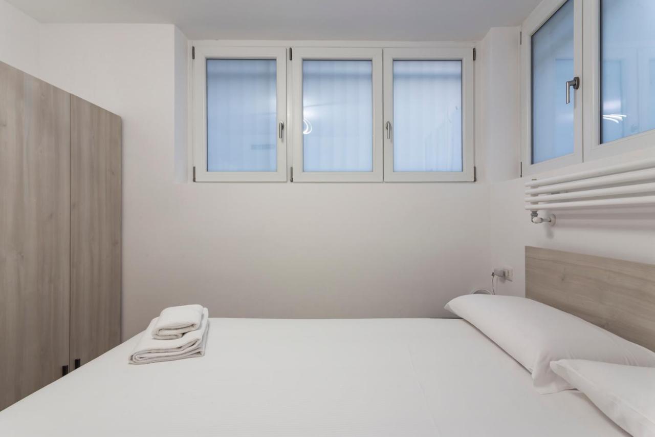 I Host Apartment - Val Strona 6 Mailand Exterior foto